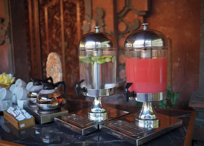 苏卡海滩酒店 3* 庫塔